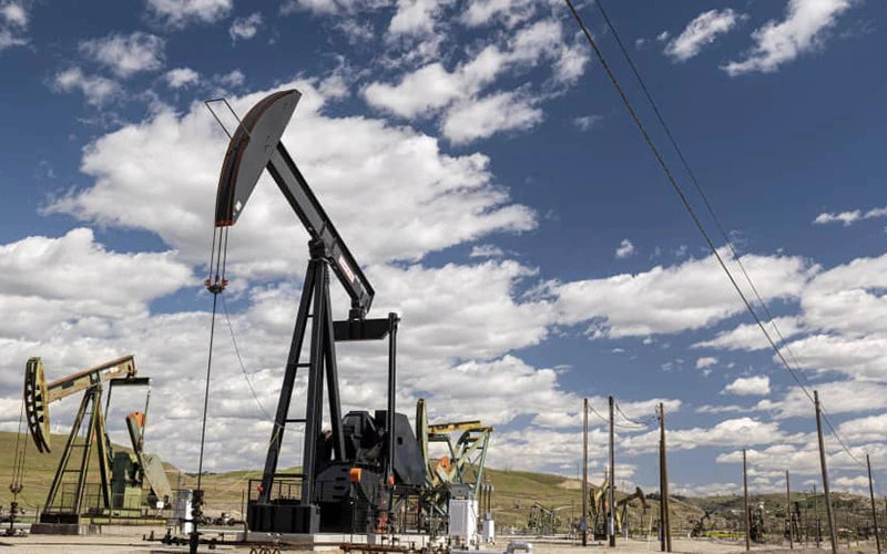 EIA đã nâng dự báo giá dầu Brent lên mức 116 USD/thùng trong quý II/2022. Ảnh: Reuters