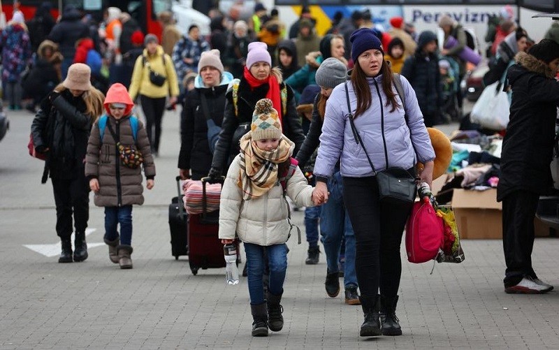 Người tị nạn Ukraine đi sơ tán ở Przemysl, Ba Lan, ngày 8/3/2022. (Ảnh: REUTERS)