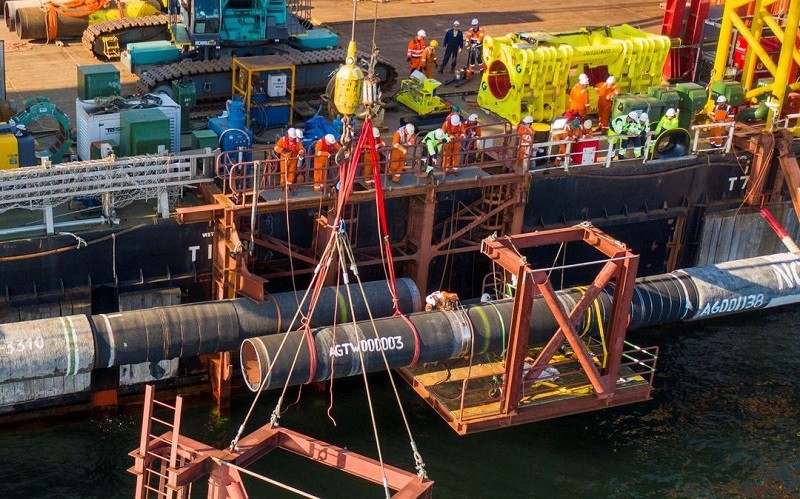 Lắp đặt đường ống dẫn khí đốt Nord Stream 2 trên Biển Baltic. (Ảnh: Nord Stream 2/REUTERS)