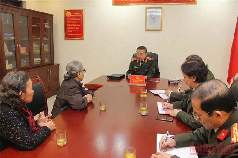Đồng chí Tô Lâm, Uỷ viên Bộ Chính trị, Bộ trưởng Công an tiếp công dân định kỳ hàng tháng. 