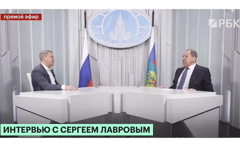 Ngoại trưởng Nga Lavrov trả lời phỏng vấn độc quyền kênh truyền hình RBC. (Nguồn: RBC.ru)