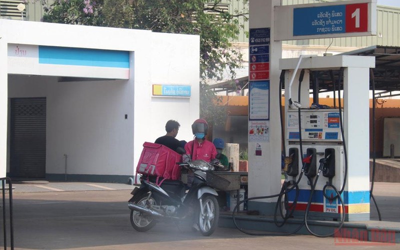 Một trạm xăng tại Thủ đô Vientiane.