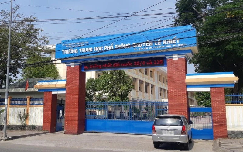 Trường THPT chuyên Lê Khiết (Quảng Ngãi).