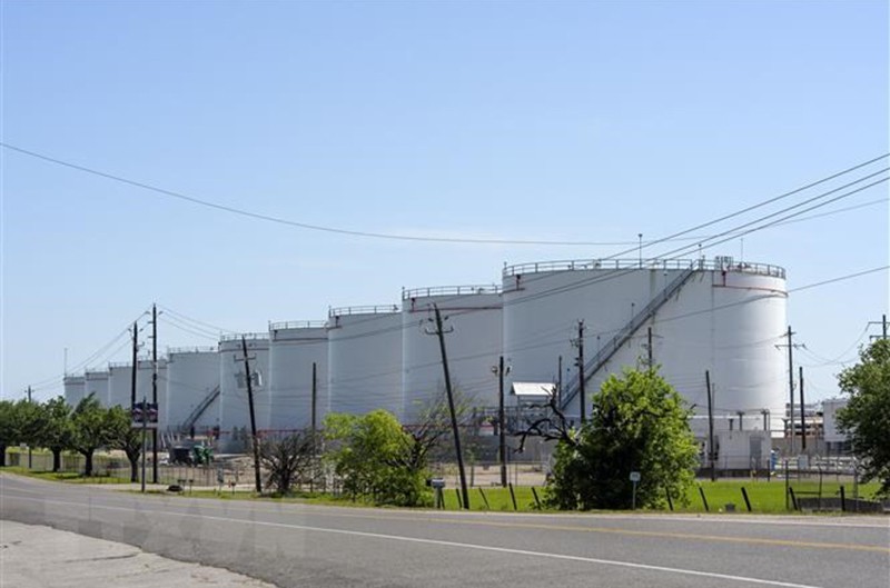 Một kho dự trữ dầu tại Houston, Texas, Mỹ. (Ảnh: AFP/TTXVN)