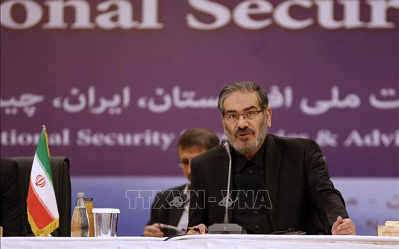 Thư ký Hội đồng An ninh quốc gia tối cao Iran Ali Shamkhani phát biểu tại một hội nghị an ninh ở Tehran, Iran. Ảnh: AFP/TTXVN