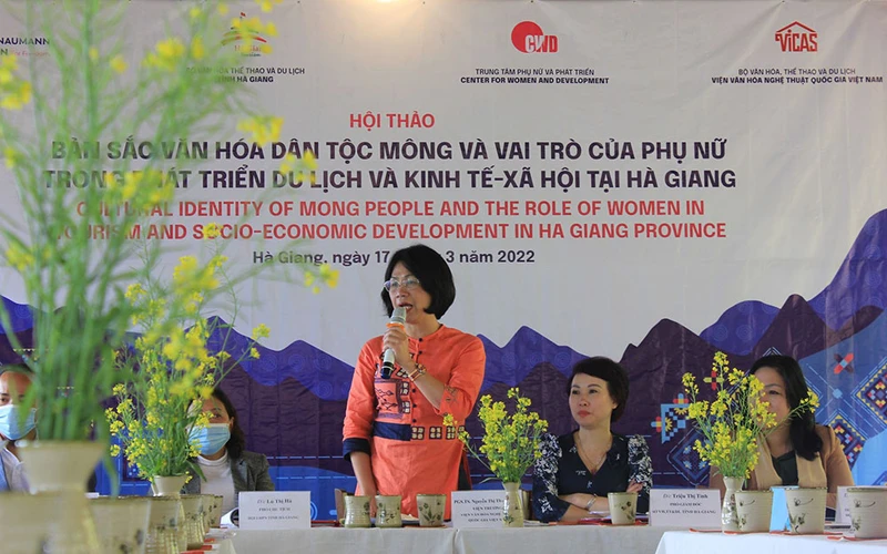 PGS, TS Nguyễn Thị Thu Phương, Viện trưởng Viện Văn hóa nghệ thuật Quốc gia Việt Nam phát biểu tại hội thảo.