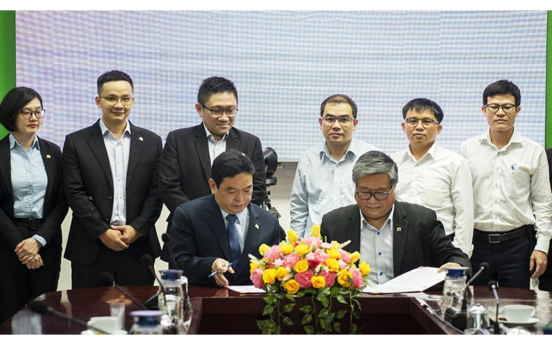 Lễ ký kết hợp tác giữa Tập đoàn Xây dựng Hòa Bình và Đại học Bách Khoa thuộc Đại học Đà nẵng.