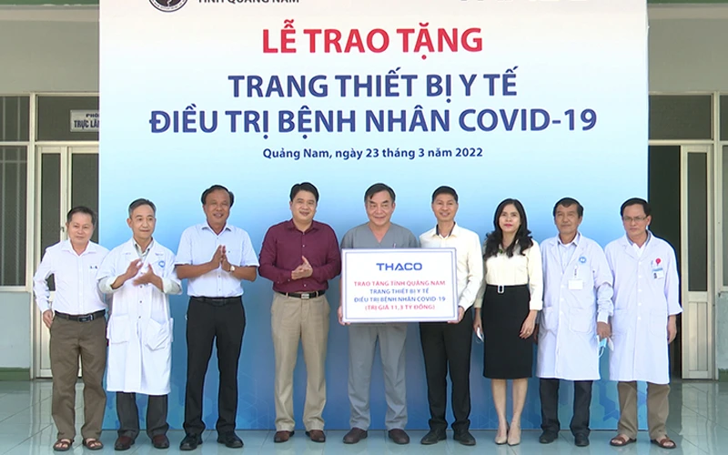 Quảng Nam tiếp nhận thiết bị y tế do Tập đoàn THACO tài trợ.