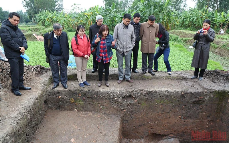 Khai quật khảo cổ tại Thành cổ Luy Lâu trong các đợt trước. (Ảnh: NGÔ VƯƠNG ANH)