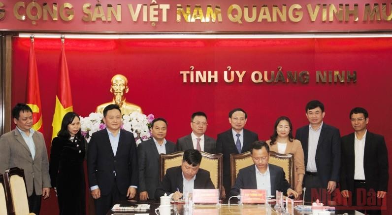 Ký kết hợp tác truyền thông giữa Báo Nhân Dân và tỉnh Quảng Ninh giai đoạn 2022-2025.