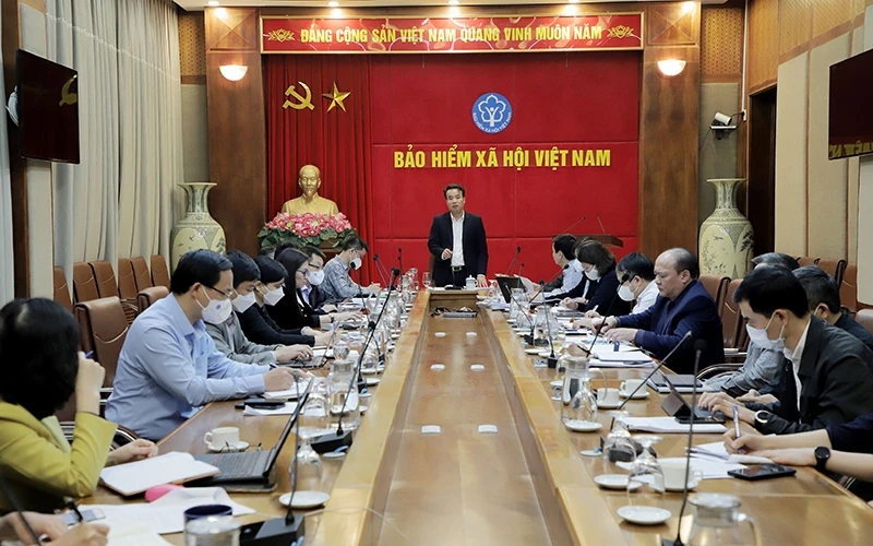 Bảo hiểm xã hội Việt Nam lấy ý kiến các đơn vị nghiệp vụ về sửa đổi Luật Bảo hiểm y tế. (Ảnh THANH HẰNG)