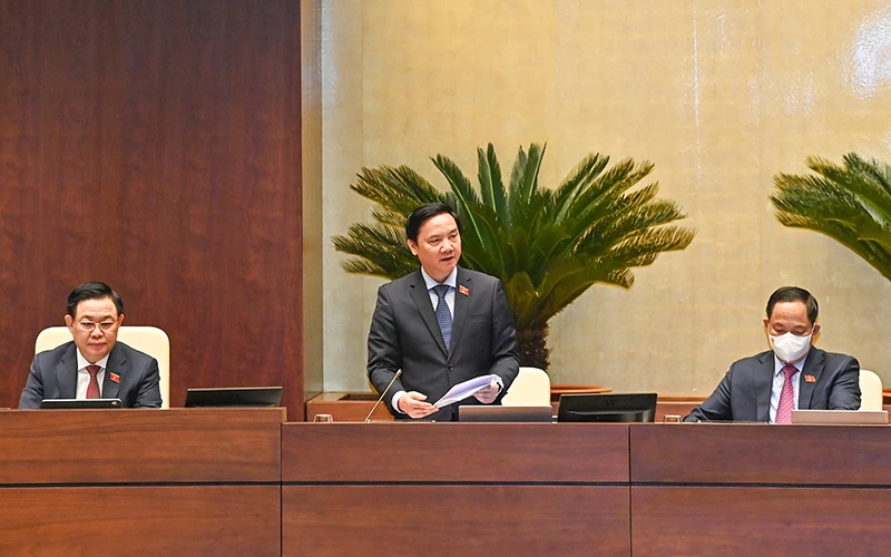 Phó Chủ tịch Quốc hội Nguyễn Khắc Định điều hành phiên thảo luận về dự án Luật sửa đổi, bổ sung một số điều của Luật Sở hữu trí tuệ. (Ảnh: Duy Linh)