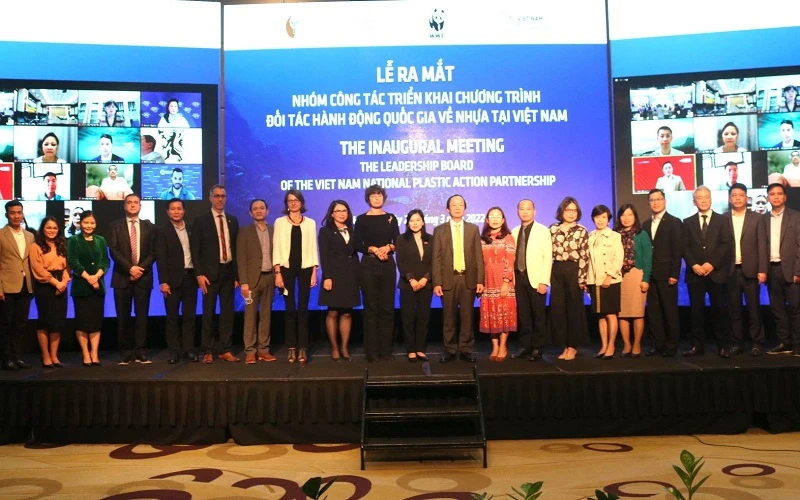 Ra mắt Nhóm công tác triển khai Chương trình Đối tác hành động quốc gia về nhựa tại Việt Nam. (Ảnh: baotainguyenmoitruong.vn)