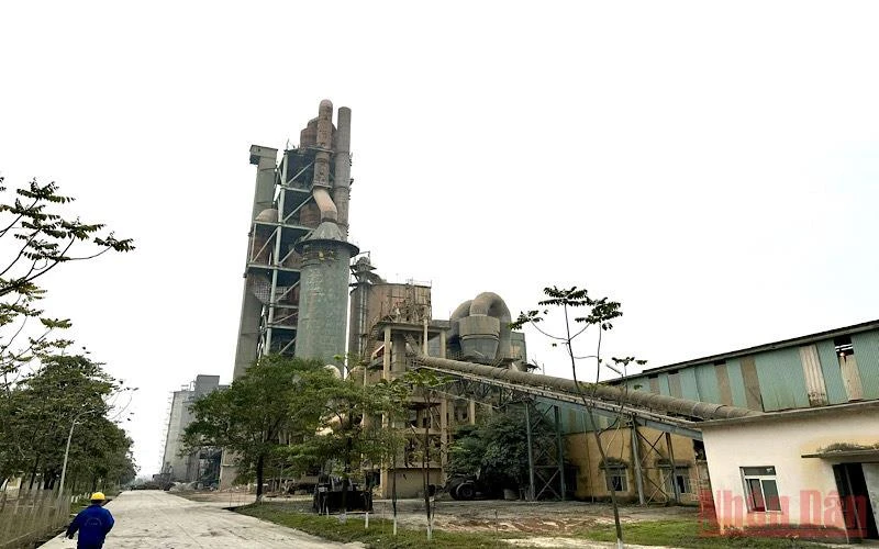 Dây chuyền sản xuất của Công ty CP xi-măng Tân Quang.