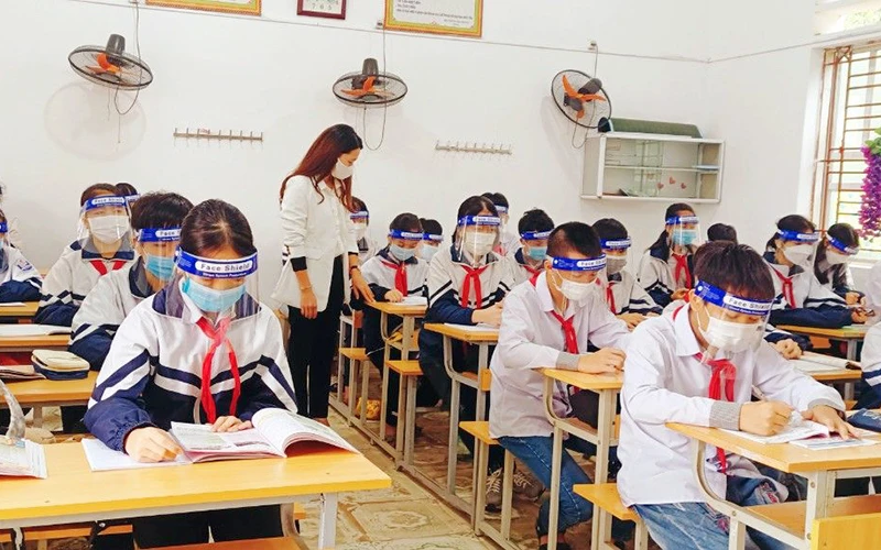 Giờ học tại Trường trung học cơ sở Tử Đà, huyện Phù Ninh.