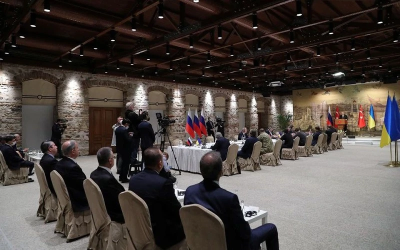 Toàn cảnh cuộc gặp giữa phái đoàn Nga và Ukraine tại thành phố Istanbul, Thổ Nhĩ Kỳ ngày 29/3/2022. (Ảnh: Reuters)