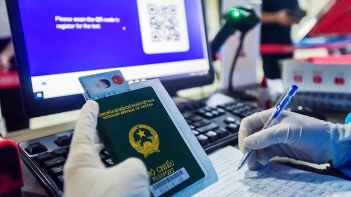 Hộ chiếu sức khỏe điện tử sẽ mở ra cơ hội phục hồi các chuyến bay quốc tế. Ảnh: VNA