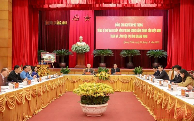 Tổng Bí thư Nguyễn Phú Trọng làm việc với Ban Thường vụ Tỉnh ủy và cán bộ chủ chốt tỉnh Quảng Ninh.
