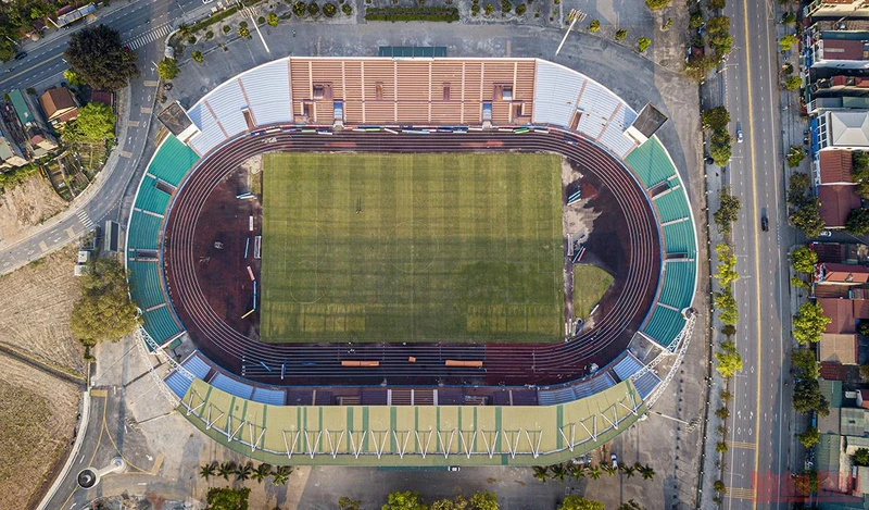 Sân vận động Việt Trì (Phú Thọ) gần như được cải tạo, sửa chữa hoàn tất để chuẩn bị cho môn bóng đá nam tại SEA Games 31. (Ảnh: THÀNH ĐẠT)
