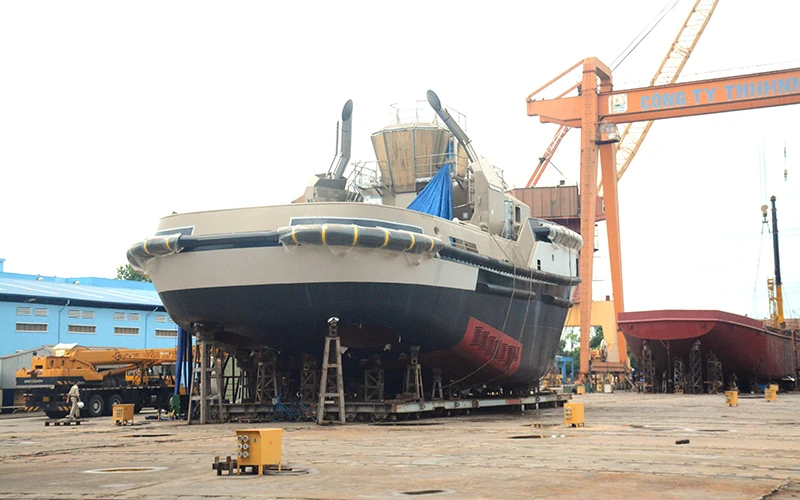 Công ty Đóng tàu Sông Cấm triển khai thi công tàu kéo-đẩy cho đối tác Tập đoàn Damen (Hà Lan).