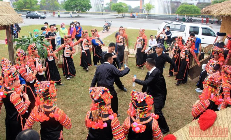 Lai Châu được các đơn vị lữ hành đánh giá là địa phương có nhiều nét văn hóa truyền thống đặc sắc.