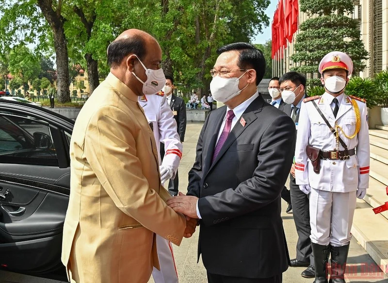 Lễ đón Chủ tịch Hạ viện Cộng hòa Ấn Độ thăm chính thức Việt Nam