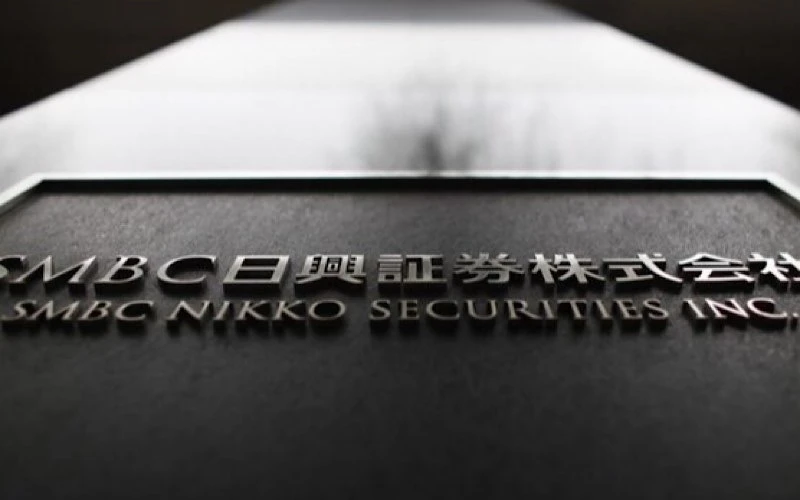 SMBC Nikko bị cáo buộc thao túng giá thông qua việc đặt lượng lớn lệnh mua ngay trước khi thị trường đóng cửa.(Nguồn: Reuters)
