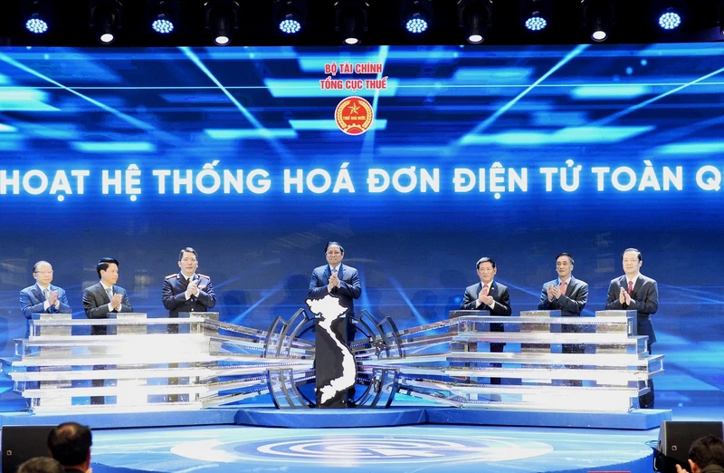 Thủ tướng Phạm Minh Chính dự Lễ công bố kích hoạt hệ thống hóa đơn điện tử toàn quốc.