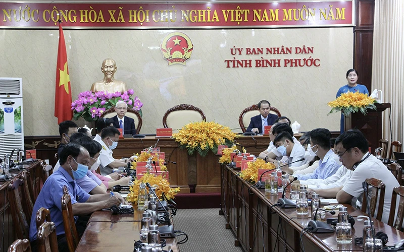 Phó Bí thư Tỉnh ủy, Chủ tịch Ủy ban nhân dân tỉnh Bình Phước Trần Tuệ Hiền phát biểu khai mạc hội nghị tại điểm cầu tỉnh Bình Phước.