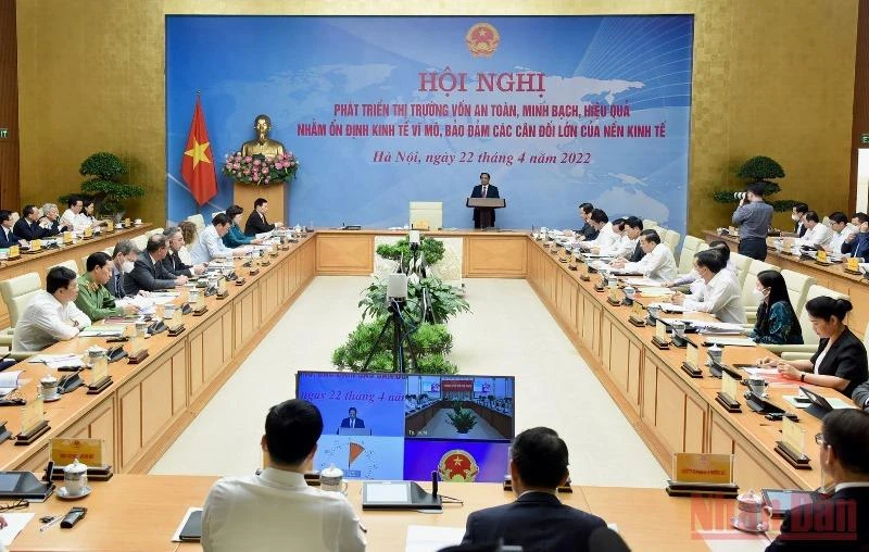 Thủ tướng Phạm Minh Chính chủ trì Hội nghị phát triển thị trường vốn.