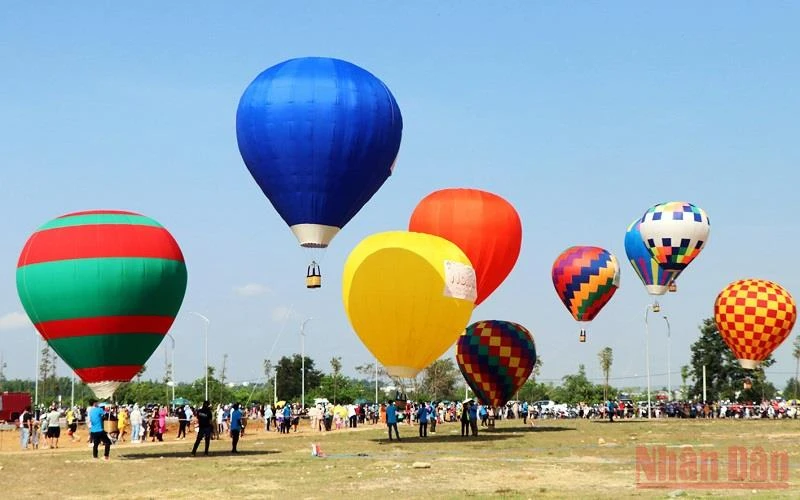Quang cảnh Lễ hội khinh khí cầu.