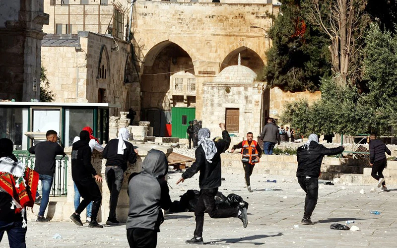 Đụng độ xảy ra tại khu đền Al-Aqsa ở Jerusalem. (Ảnh REUTERS)