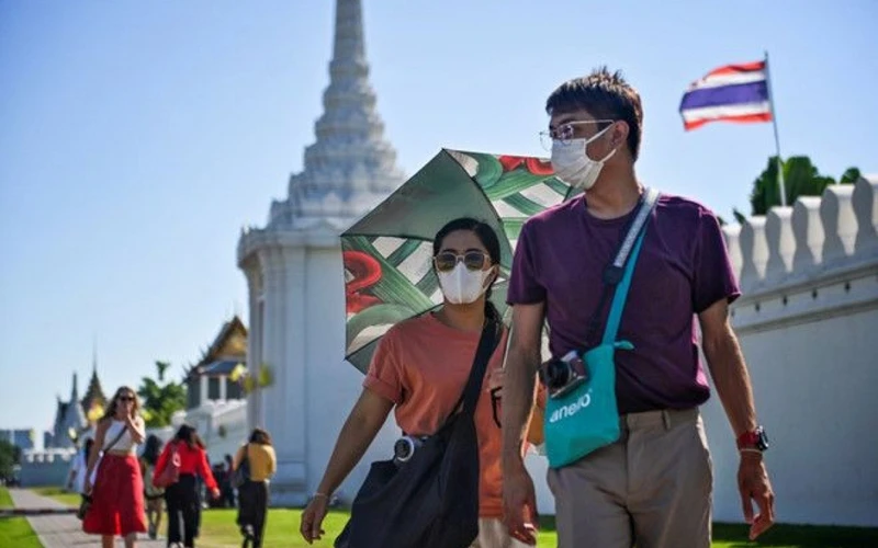 Ảnh minh họa: Thái Lan cũng dỡ bỏ các yêu cầu xét nghiệm với du khách đã tiêm vaccine phòng Covid-19 kể từ ngày 1/5 tới. 