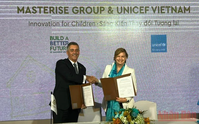Đại diện UNICEF Việt Nam và Tập đoàn Masterise ký hợp tác chiến lược triển khai chương trình “Build A Better Future - Kiến tạo tương lai”.