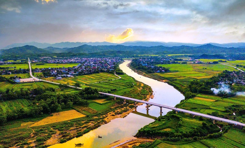 Huyện miền núi Hương Sơn đạt chuẩn nông thôn mới