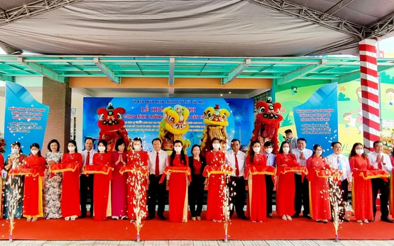 Nghi thức khánh thành 5 công trình trường học tại thành phố Thủ Dầu Một (Bình Dương).