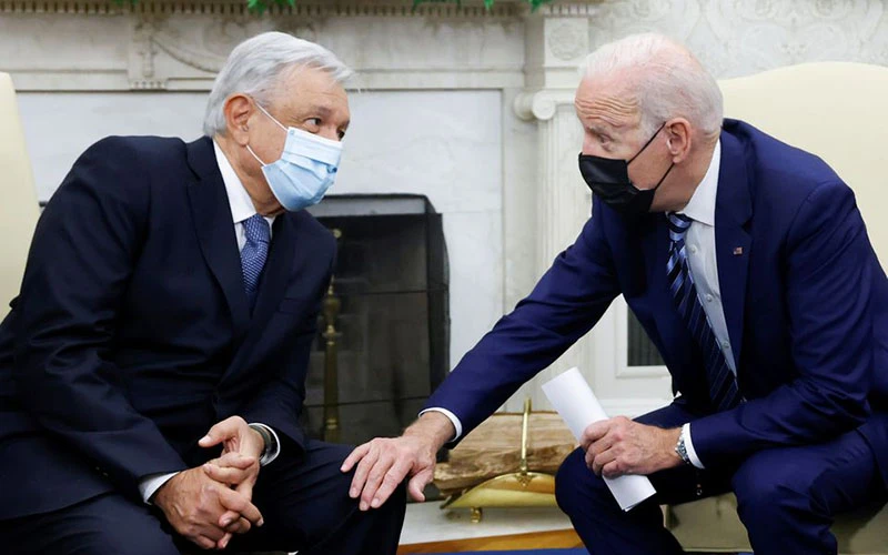 Tổng thống Mỹ Joe Biden tiếp người đồng cấp Andres Manuel Lopez Obrador tại Nhà trắng, tháng 11/2021. (Ảnh: Reuters)