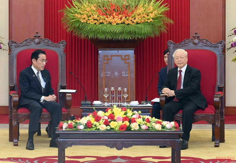 Tổng Bí thư Nguyễn Phú Trọng tiếp Thủ tướng Nhật Bản Kishida Fumio. (Ảnh: Duy Linh)