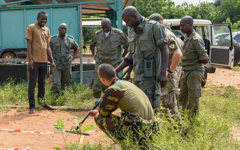 Phái bộ EU làm công tác huấn luyện tại Mali. (Ảnh The Defensepost) 