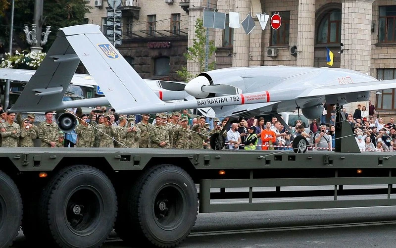 Máy bay không người lái Bayraktar-TB2 trong 1 buổi diễn tập chuẩn bị cho 1 cuộc diễu hành quân sự ở Kiev, Ukraine, ngày 18/8/2021. (Ảnh: Reuters)
