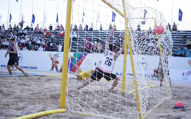 Khoảnh khắc bóng ném bãi biển Việt Nam chiến thắng trận mở màn