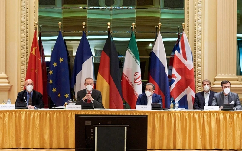 Đại diện EU và Iran tham dự các cuộc đàm phán ở Vienna, Áo hồi tháng 4/2021. (Ảnh: EPA)