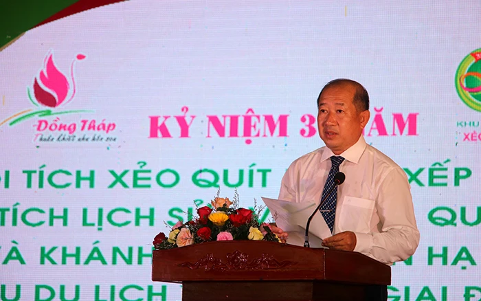 Phó Chủ tịch Ủy ban nhân dân tỉnh Đoàn Tấn Bửu phát biểu tại lễ kỷ niệm. (Ảnh: Cổng thông tin điện tử tỉnh Đồng Tháp)