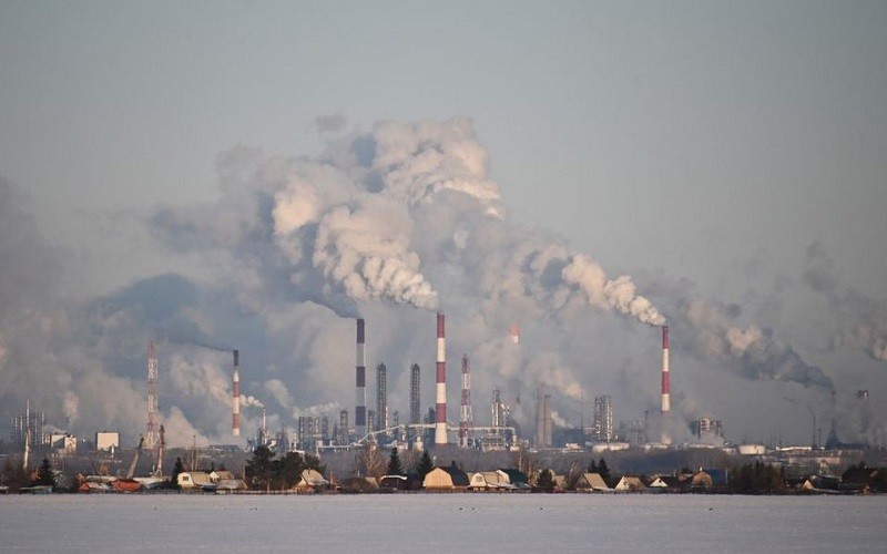 Nhà máy lọc dầu của Gazprom Neft ở Omsk, Nga. (Ảnh: Reuters)