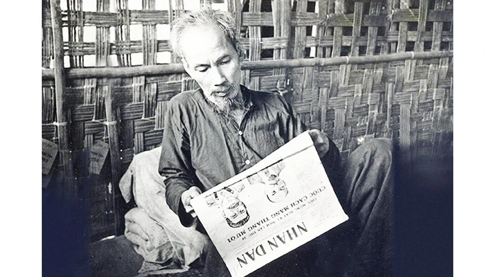 Chủ tịch Hồ Chí Minh - Người thầy vĩ đại của báo chí cách mạng Việt Nam.