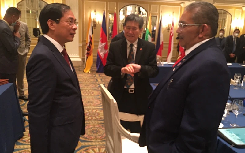 Bộ trưởng Ngoại giao Bùi Thanh Sơn cùng Bộ trưởng Ngoại giao các nước ASEAN rà soát các mặt công tác chuẩn bị.