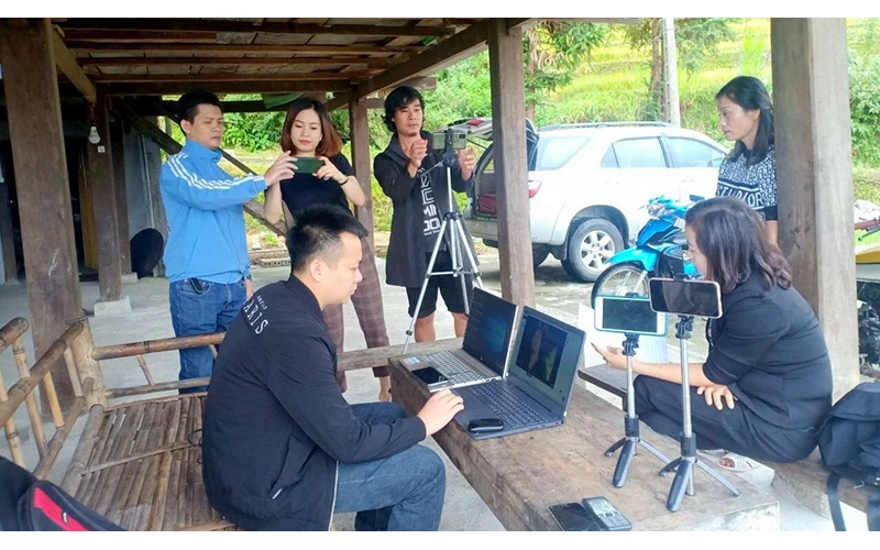 Các đơn vị lữ hành trên địa bàn tỉnh Hà Giang khai thác công nghệ để quảng bá hình ảnh, sản phẩm du lịch tới du khách.