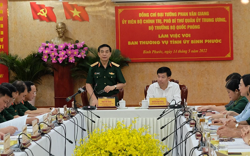 Đại tướng Phan Văn Giang phát biểu tại buổi làm việc với Ban thường vụ Tỉnh ủy Bình Phước.