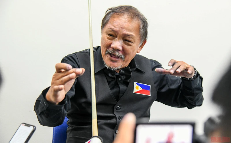Huyền thoại bi-a Efren Reyes: "Tôi nghĩ mình sẽ chơi bi-a đến năm 80 tuổi". (Ảnh: THÀNH ĐẠT)