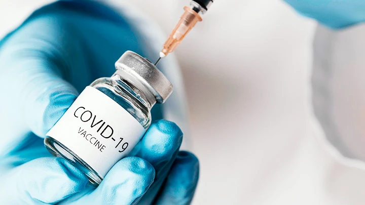 Nhiều loại vaccine đang được phát triển để ngăn chặn Covid-19. Ảnh: GETTY
